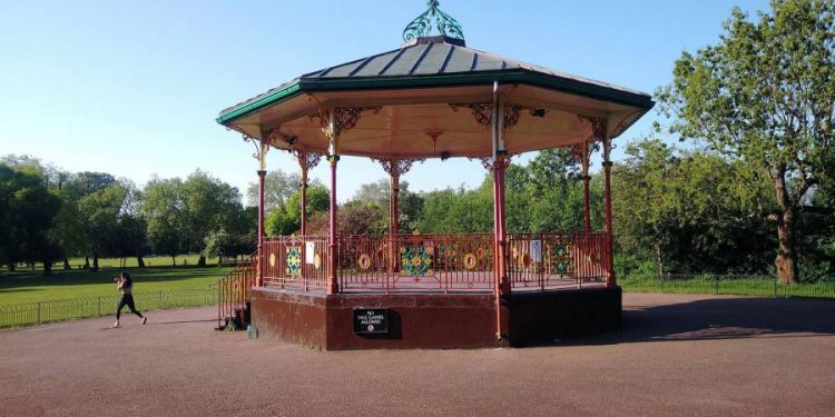 Neighbourhood walks: exploring Queen’s Park, London