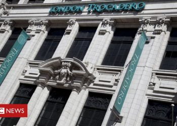 Mosque plans submitted for London’s Trocadero