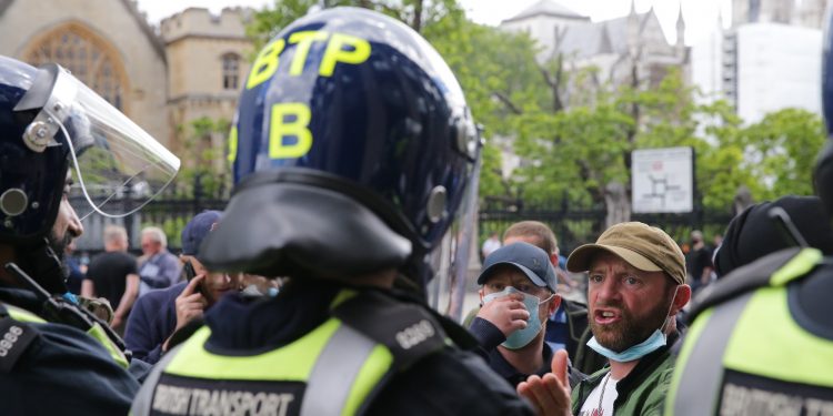Stars of the entertainment world react to far-right riots in London