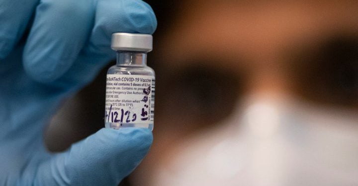 Initial doses of COVID-19 vaccine to arrive in London, Ont., within days