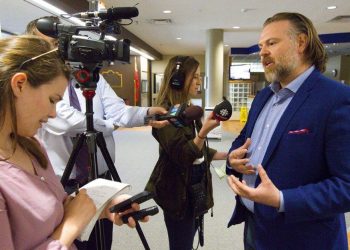 Working vacation in U.S. isn’t working for travelling London trustee: expert