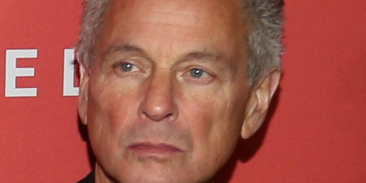 London-listed Hipgnosis buys catalogue of ex-Fleetwood Mac guitarist Buckingham