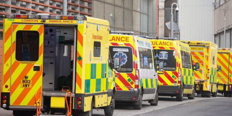 London hospitals under increasing pressure as 5,600 Covid patients admitted in eight days