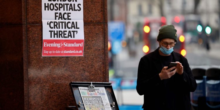 UK coronavirus LIVE: Deadliest day of Covid pandemic so far as London hits ‘crisis point’