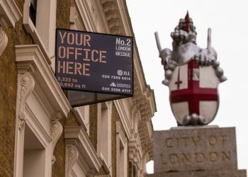 Brexit Latest: U.K. Plans for City of London Finance Overhaul; Covid Vaccine Row