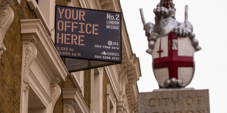 Brexit Latest: U.K. Plans for City of London Finance Overhaul; Covid Vaccine Row