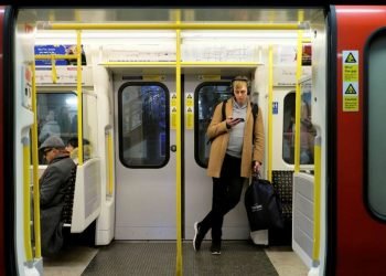 Sadiq Khan promises 4G on Tube if he wins London election