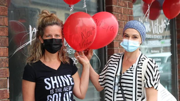 ‘Frustrated’ salon owners in London, Ont., call on province to reopen