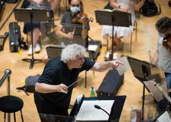 RTL Today – International show: London orchestra’s ‘miracle’ trip to France despite Covid, Brexit