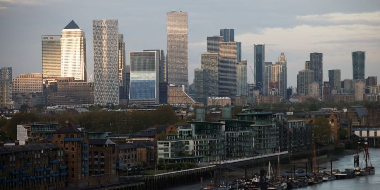 Britain told to ‘go into battle’ for the City of London