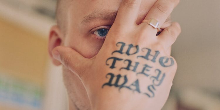 With a Violent Debut, He Reveals a London That Is Rarely Seen