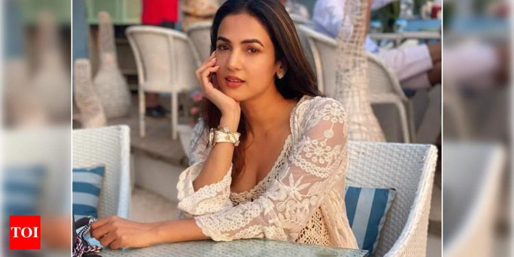 Sonal Chauhan wants to go to London. Here’s why! | Hindi Movie News