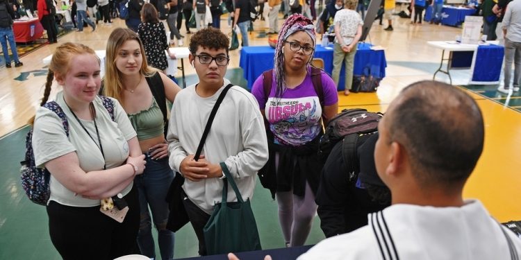 The Day – Jobs on the menu for New London high school students
