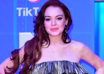 Lindsay Lohan recreates London family photo 20 years on from The Parent Trap