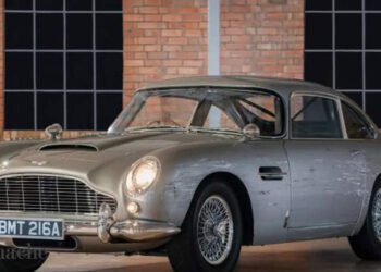 bond: A James Bond stunt car, Aston Martin DB5, may fetch 1.5 mn pounds at London auction