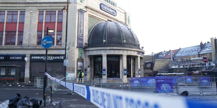 Woman injured in London concert crowd crush dies in hospital – KGET 17
