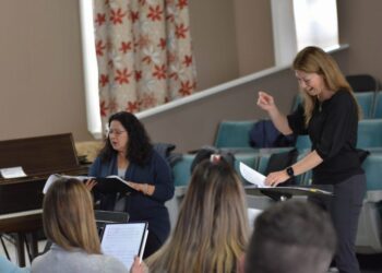 London native brings Canadian Chamber Choir to town for concerts and workshops