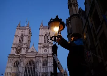 Meet a London lamp lighter who has to turn city’s Victorian street lamps on by hand every night