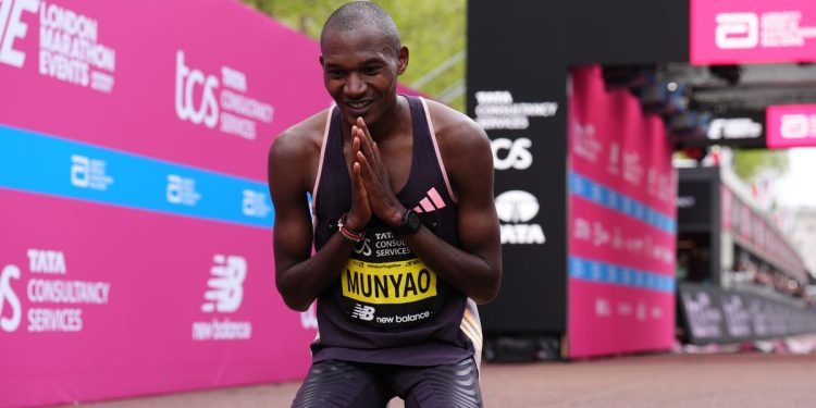 Live: London Marathon elite races won by Kenyans as Brit Emile Cairess finishes third in men’s