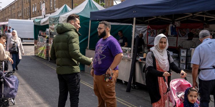 As Lord Mayor, a 22-Year-Old Vaulted From Public Housing Into London’s Elite