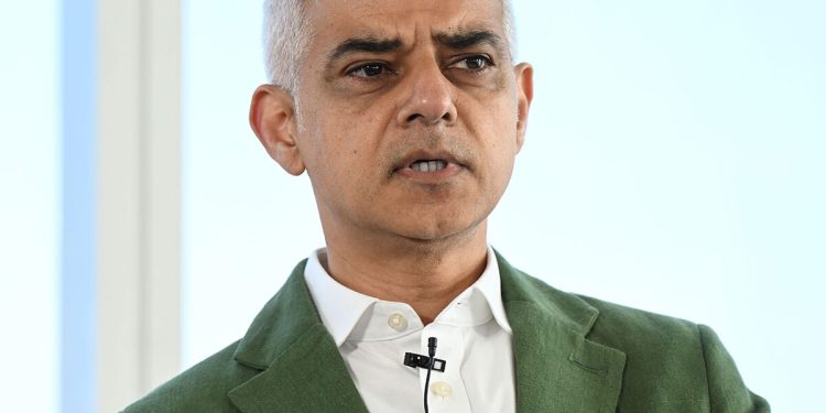 Inside Housing - News - London mayor calls for £2.2bn housebuilding stimulus as affordable starts fall 90% 1 Inside Housing – News – London mayor calls for £2.2bn housebuilding stimulus as affordable starts fall 90%