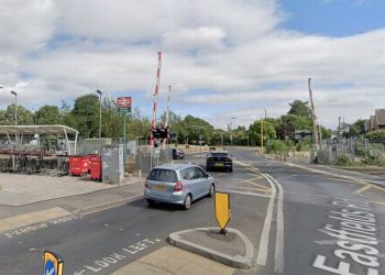 Live: Mitcham travel updates as burst water pipe forces 8 London buses to divert