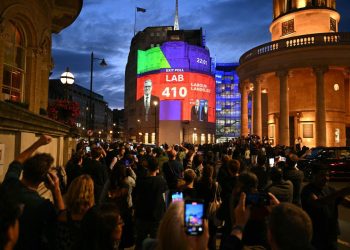 Watching the U.K. Election Unfold From a London Pub